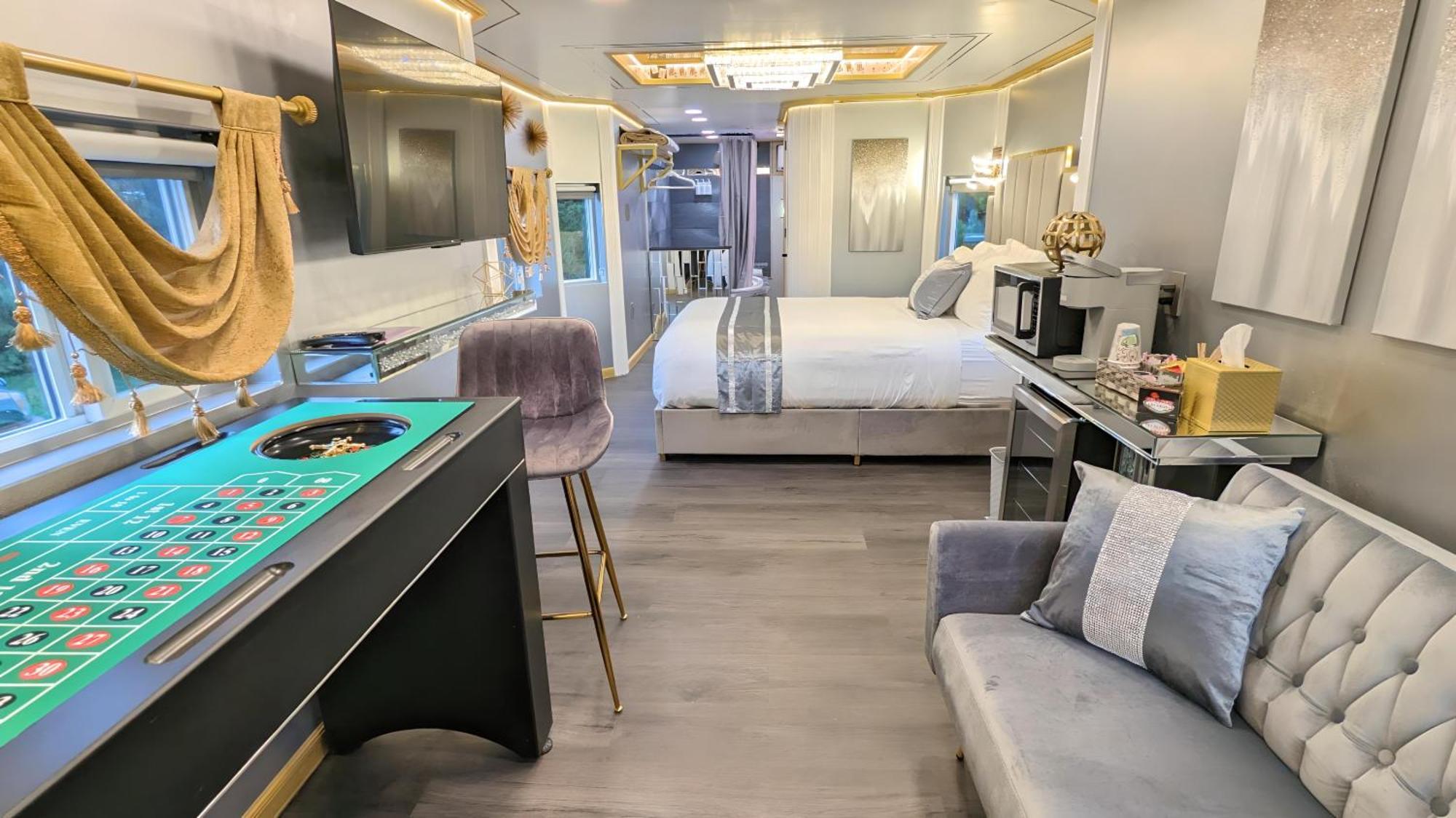 Olympic Railway Inn Секим Номер фото