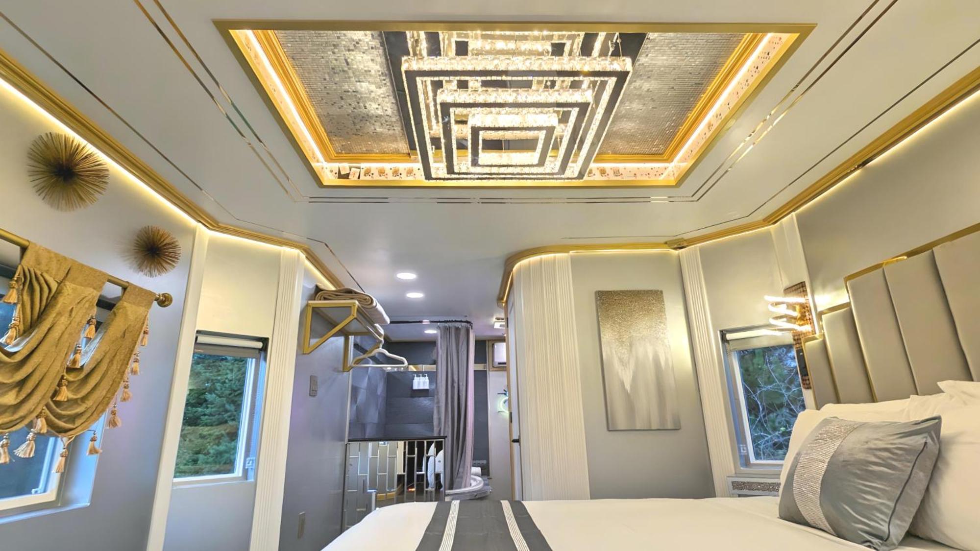 Olympic Railway Inn Секим Номер фото