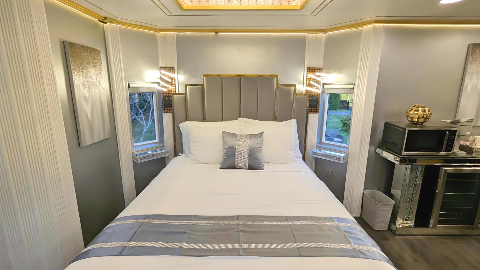 Olympic Railway Inn Секим Номер фото
