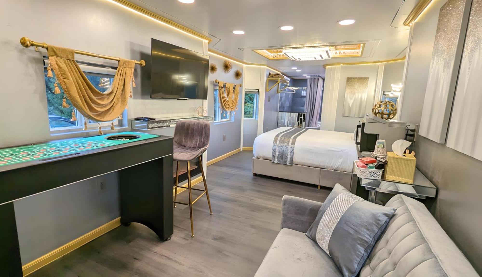 Olympic Railway Inn Секим Номер фото