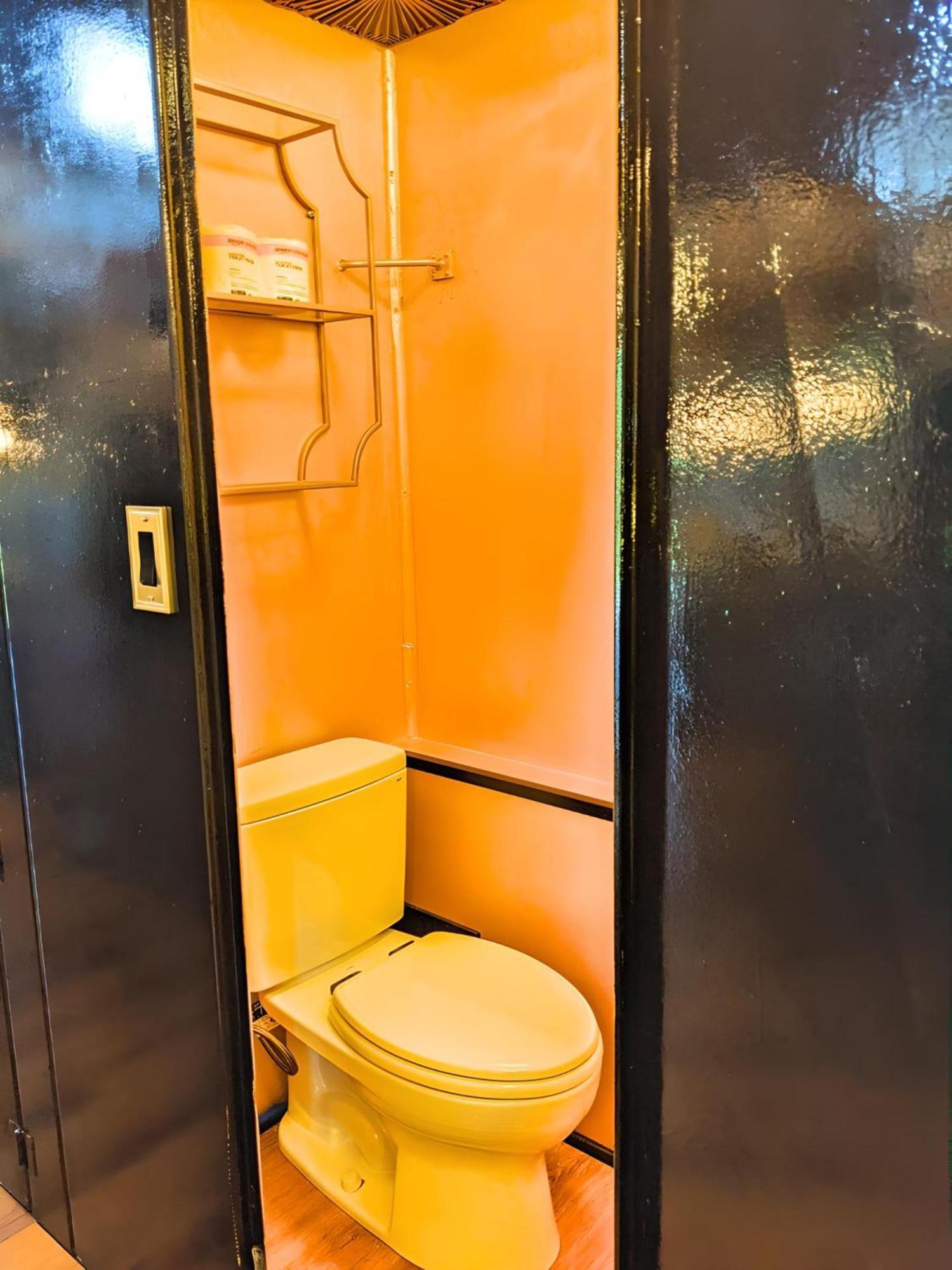 Olympic Railway Inn Секим Номер фото