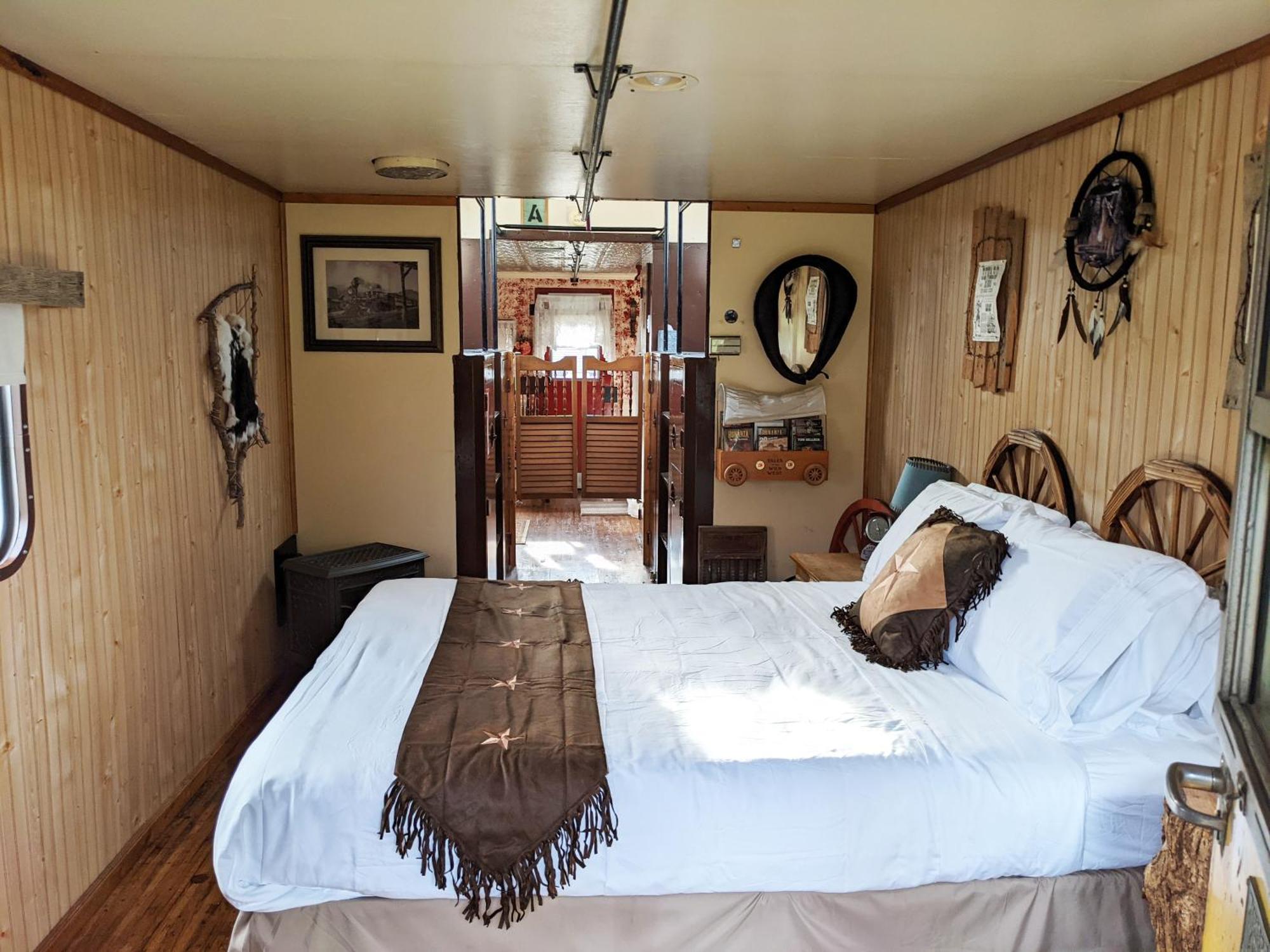 Olympic Railway Inn Секим Номер фото